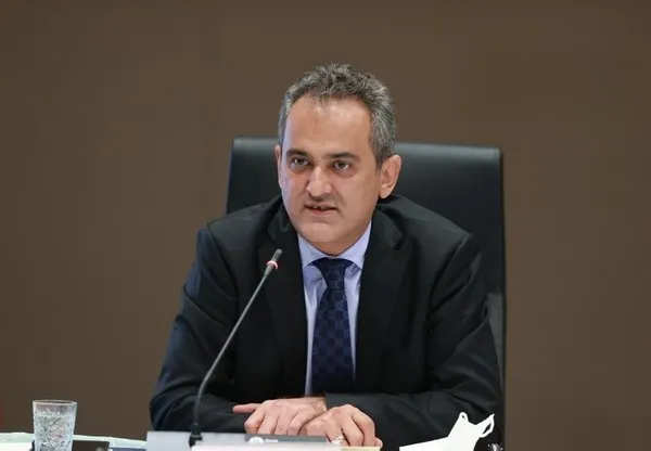 Son dakika: Yüz yüze eğitim zorunlu mu? Milli Eğitim Bakanı Mahmut Özer açıkladı