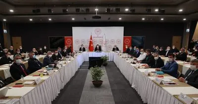 Sağlık Bakanı Fahrettin Koca İstanbul'da sağlık yöneticileriyle bir araya geldi