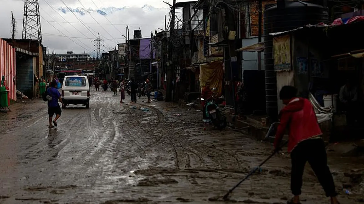 Nepal'de şiddetli yağışlar can almaya devam ediyor