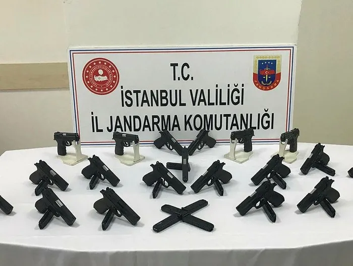 İstanbul Fatih'te silah kaçakçılığı operasyonu! - 1