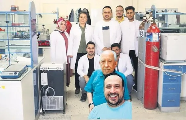 Ödüllü Prof. Dr. Mehmet Zahmakıran’ın vatan sevdası! Babasını dinledi Türkiye kazandı!