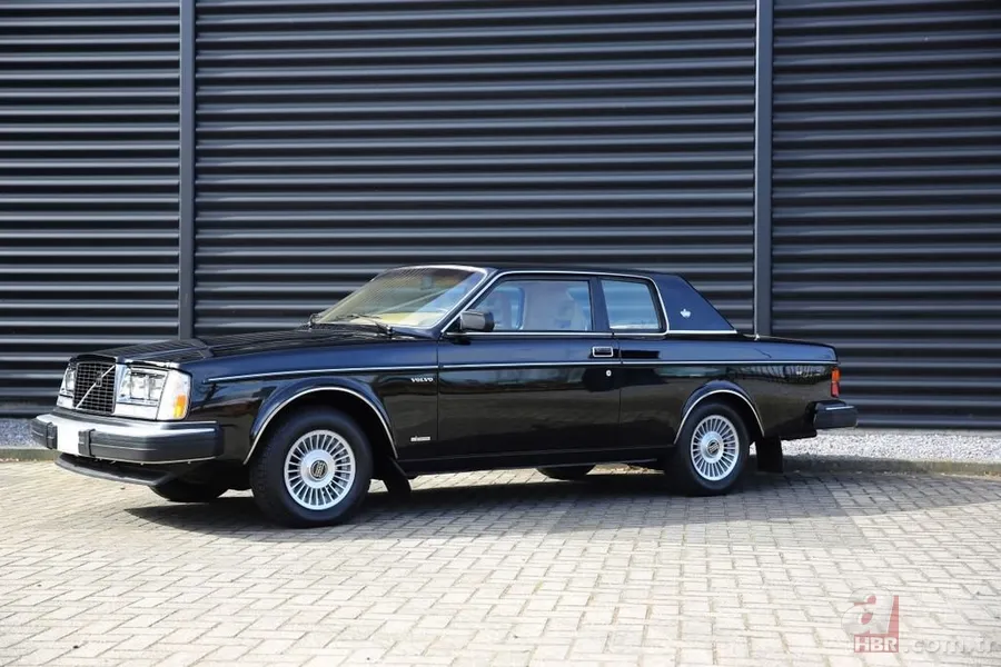 1977 Volvo 262C Bertone Coupe 12