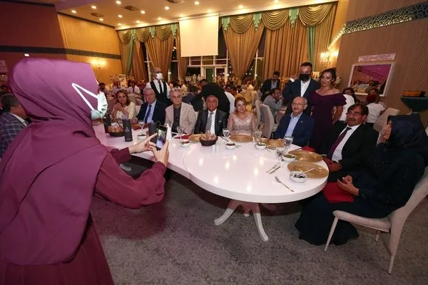 Ankara'da bir düğüne katılan Kılıçdaroğlu'nun fıkrasına kimse gülmedi - 3