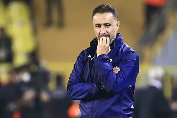 fenerbahce-besiktas-derbisinin-ardindan-pereiradan-aciklama-taraftarin-tepkisi-normal-1639942239204.jpg Fenerbahçe - Beşiktaş derbisinin ardından Pereira'dan açıklama: Taraftarın tepkisi normal - 2