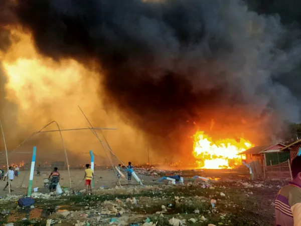 Bangladeş'te mülteci kampında yangın! Çok sayıda ölü ve kayıp var - 5