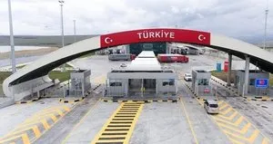 Gümrük kapılarından 1 milyonu aşkın yolcu geçti!