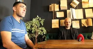 Dimokratia’yı arayıp Mehter Marşı dinlettiler