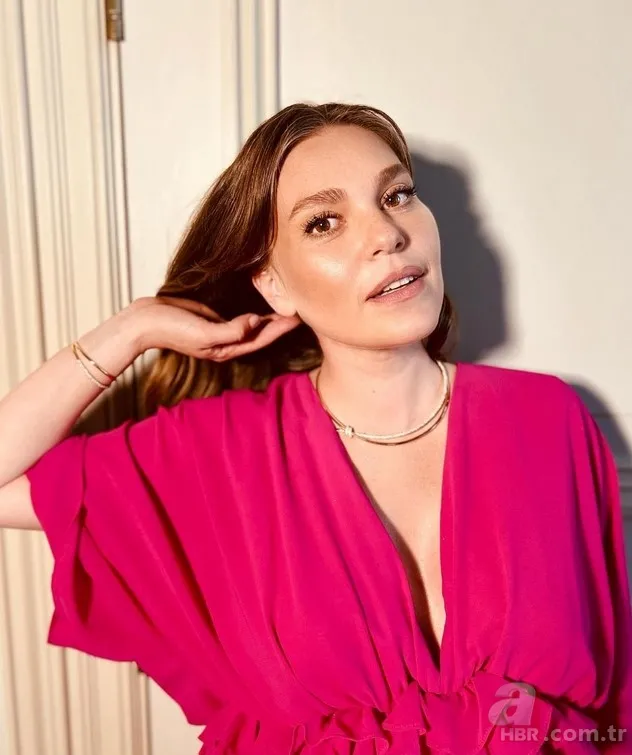 Aslı Enver minik kızı Elay’la uçak yolculuğu yaptı! O anlar yüzleri gülümsetti 1