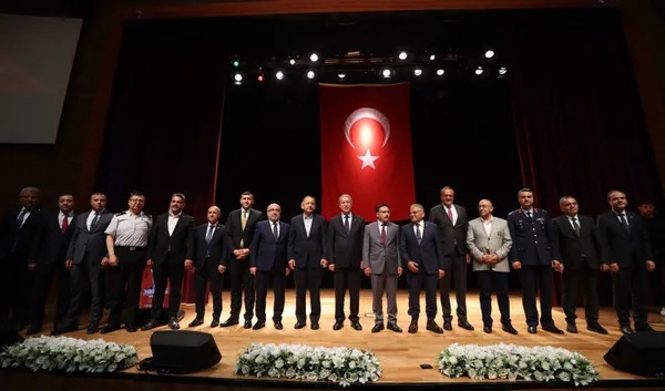 milli-savunma-bakani-hulusi-akar-duyurdu-suriyenin-kuzeyinde-19-terorist-etkisiz-hale-getirildi-1684842774605.jpg Milli Savunma Bakanı Hulusi Akar duyurdu! Suriye'nin kuzeyinde 19 terörist etkisiz hale getirildi - 3