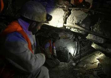Deprem için yoğun mesai harcayan madencilerden duygu dolu mesaj: "Ne yazık ki su ve elektrik olmadığından..."