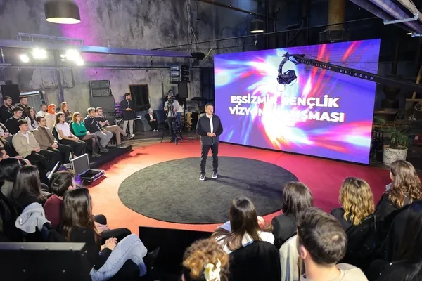 AK Parti İzmir adayı Hamza Dağ’dan gençlere yeni müjde: İlk bine giren öğrencilere 50 bin lira başarı ödülü