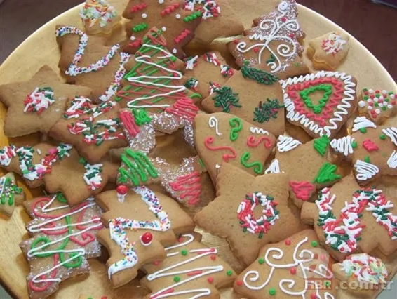 Pastaneleri kıskandıracak! Yılbaşına özel zencefilli tarçınlı kurabiye tarifi 1