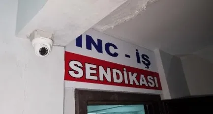 adanada-sendika-binasina-kumar-baskini-50-kisiye-64-bin-500-tl-cezasi-1649828823689.jpg Adana'da sendika binasına kumar baskını! 50 kişiye 64 bin 500 TL para cezası - 2