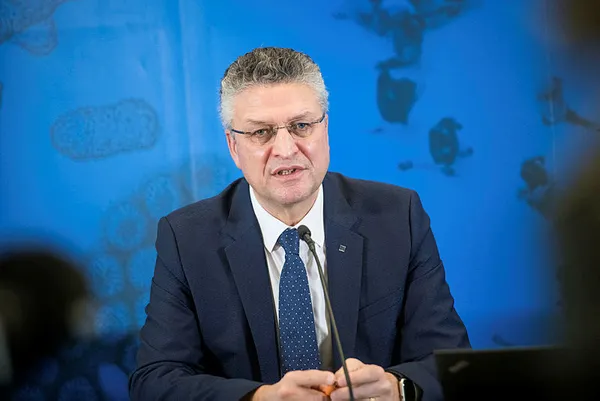 Salgının üçüncü dalgası kırıldı Almanya Sağlık Bakanı duyurdu