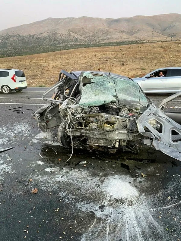 1630266034506.jpg Malatya'da katliam gibi kaza: Can kaybı yaşandı arabalar kullanılamaz hale geldi - 4