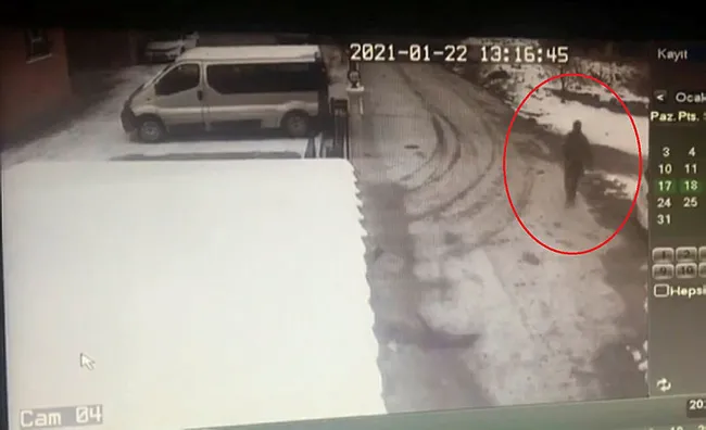 Ankara’da hırsız kimse yok sanıp eve girdi! Duştan çıkıp karşısında görünce şok oldu - 3