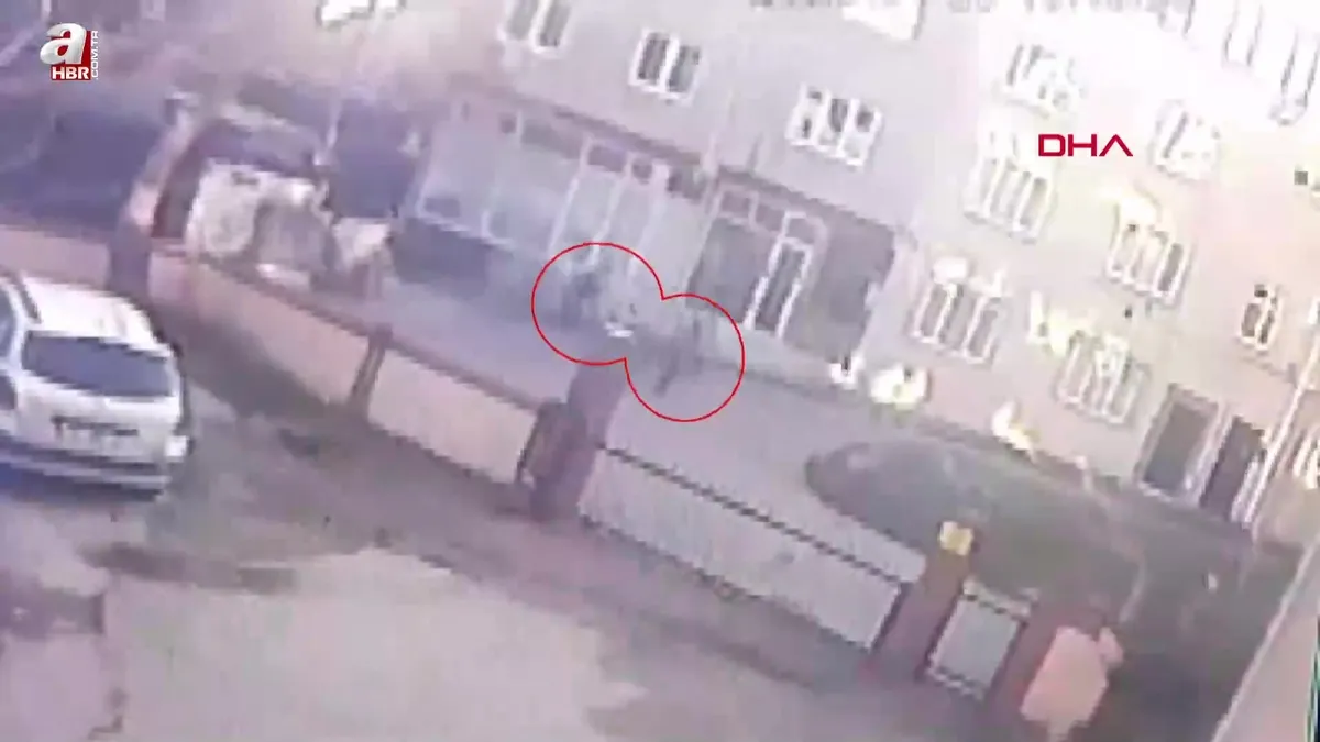 Sokakta nişanlısı ile kardeşini av tüfeğiyle vurdu: O anlar kamerada