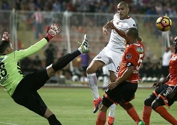 Galatasaray galibiyete kilitlendi