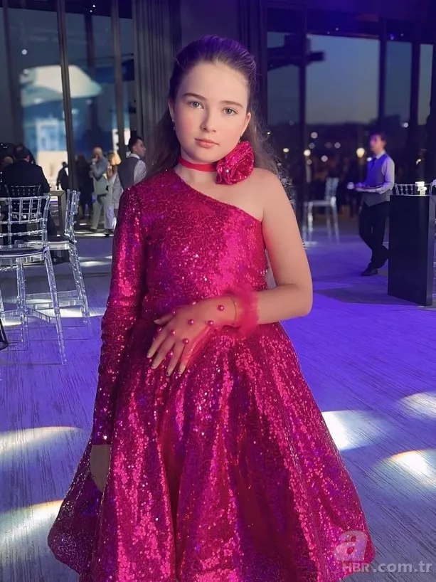 Çocuktan Al Haberi'nin Kutu Bebek Ebrar'ı büyüyünce çok değişti! Ebru Şahin'in minik partneriydi... 6