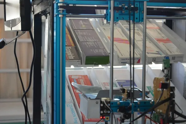 Liseli öğrenciler geliştirdi! ‘Akıllı Eczane Sistemi’ ne yoğun ilgi