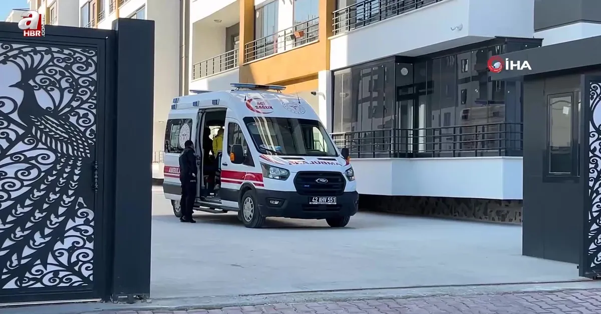 Silahla oynarken kendini vurdu