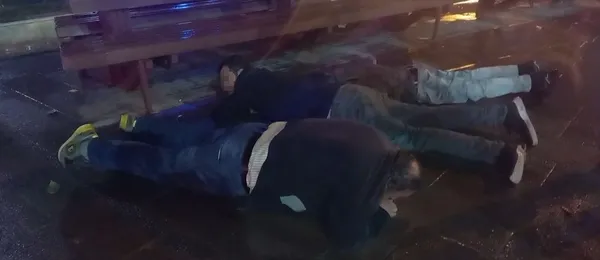 denizlide-dehset-tacize-ugrayan-kadini-kurtarmak-isterken-olumun-kiyisindan-gecti-1635845404338.jpg Denizli’de dehşet! Tacize uğrayan kadını kurtarmak isterken ölümün kıyısından geçti - 1