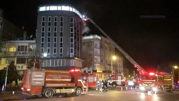 1612840297767.jpg Aksaray'da hareketli gece! Hem kendini hem de oteli yaktı - 1