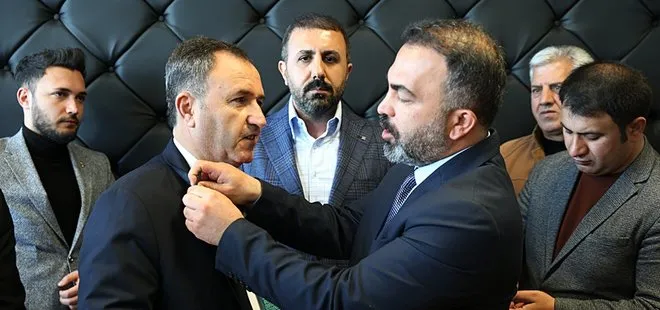 CHP’nin Bitlis Belediye Başkan adayı zehir zemberek sözlerle partisinden istifa edip AK Parti’ye katıldı