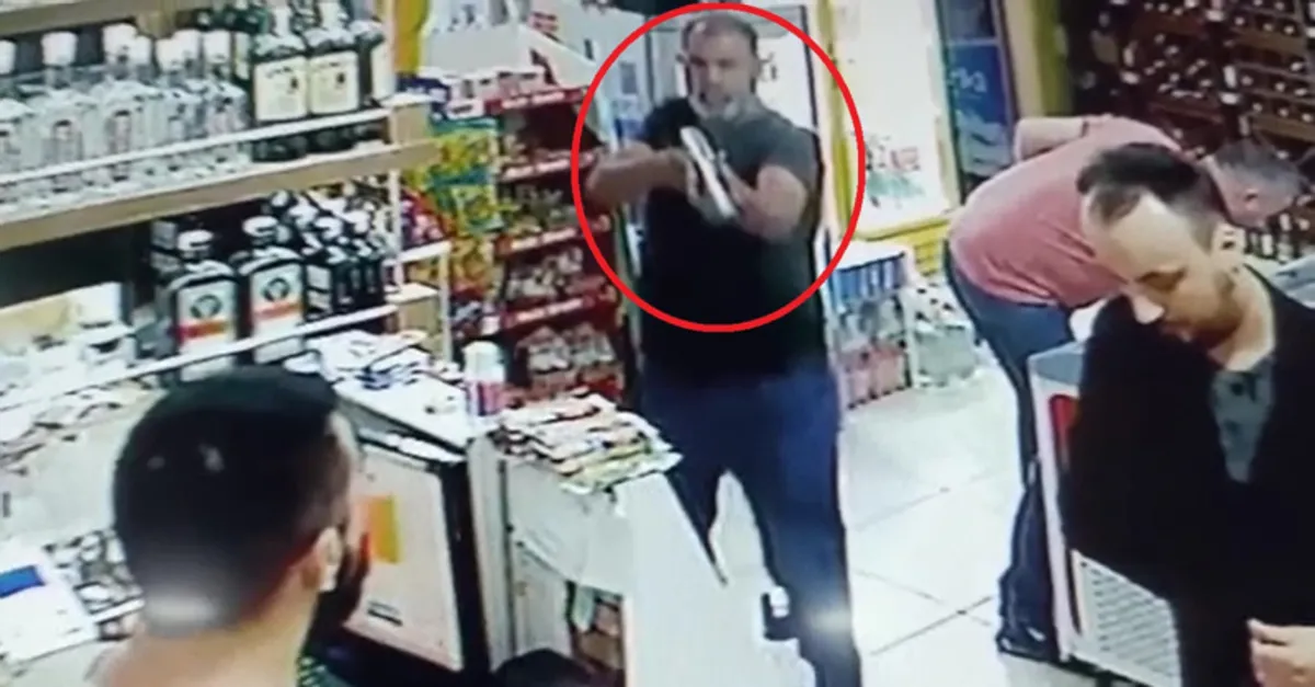 Son dakika: Bursa'da markette dehşet anları kamerada! Müşterilerin gözü önünde vurdu |Video