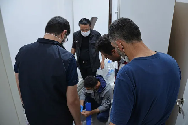 Karaman’da daire kiralayıp kumar oynayan 17 kişiye 53 bin 550 lira para cezası - 2