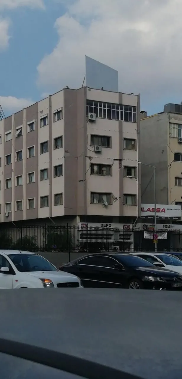 İzmir’de 6,6 büyüklüğünde deprem: İstanbul ve birçok ilden hissedildi