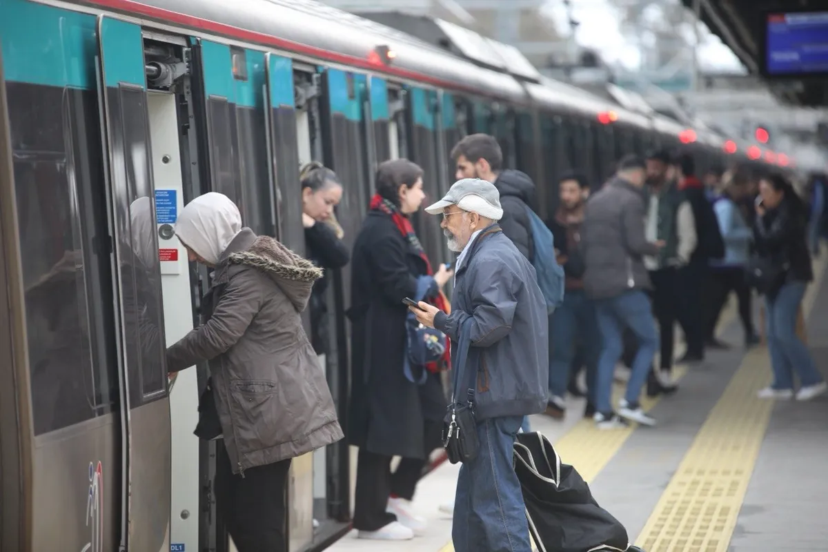 30 Ağustos Zafer Bayramı'nda ulaşım ücretsiz! Hangi hatlar bedava olacak? Marmaray, Başkentray, İZBAN - 1