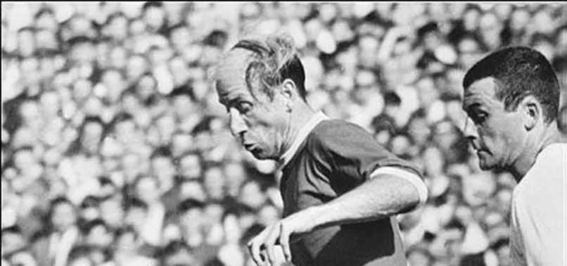 Manchester United'ı yıkan ölüm! Efsane futbolcu Bobby Charlton hayatını kaybetti