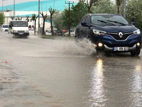 meteoroloji-yeni-hava-durumu-raporunu-yayinladi-sicakliklar-dusecek-saganak-yagis-geliyor-1652684935651.jpg Meteoroloji yeni hava durumu raporunu yayınladı! Sıcaklıklar düşecek sağanak yağış geliyor - 4