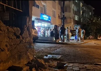 Avcılar’da alkollü sürücü tekel bayisine daldı: O anlar kamerada