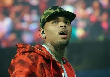 Amerikalı şarkıcı Chris Brown gözaltında