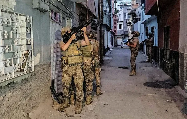 1688446165290.jpeg Adana'da DEAŞ operasyonu! Çok sayıda gözaltı var - 3