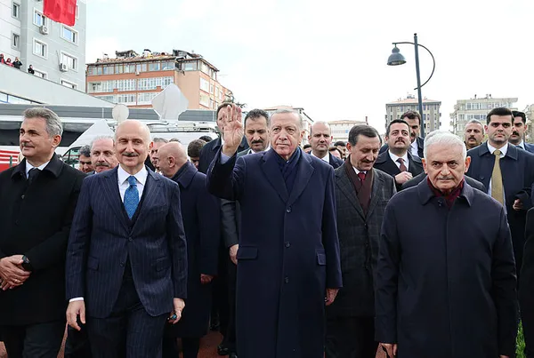 Başkent’e dev eser: AKM-Gar-Kızılay metro hattı açıldı! Başkan Erdoğan’dan 7’li koalisyona sert tepki: Kandil’den verilen talimatlarla yol yürüyorlar