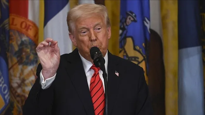 abdde-bir-sizinti-belge-krizi-daha-iste-trumpin-cine-karsi-gizli-savas-plani-avrupa-ve-orta-doguya-veda-1743360098832.jpg ABD Başkanı Donald Trump (AA)