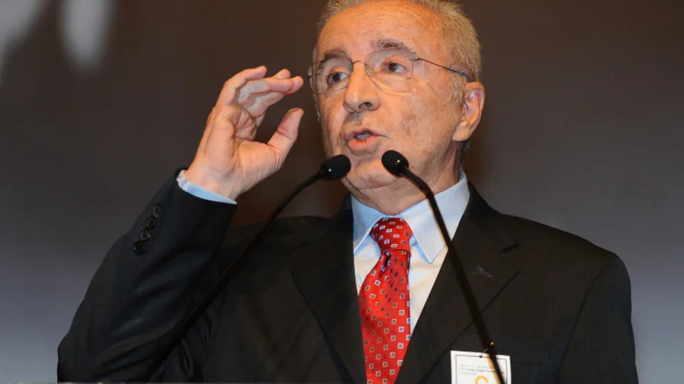 Ünal Aysal bombayı patlattı: Olağanüstü durum olursa geri dönerim
