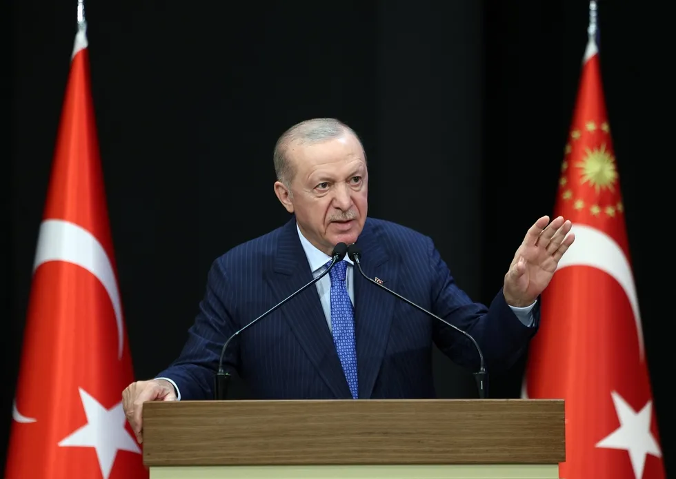ak-partiye-gecen-burcu-koksaldan-ilk-aciklama-1778596214853.jpeg AK Parti'ye geçen Burcu Köksal'dan ilk açıklama: Ailenin kutsallığına inananlarla aynı yolda yürüyeceğim - 1