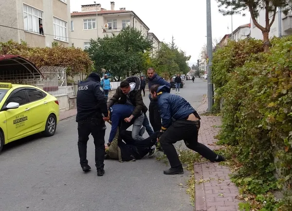 kayseride-kiraci-ve-ev-sahibi-kavgasi-ortalik-savas-alanina-dondu-1667985284842.jpg Kayseri’de kiracı ve ev sahibi kavgası! Ortalık savaş alanına döndü - 3