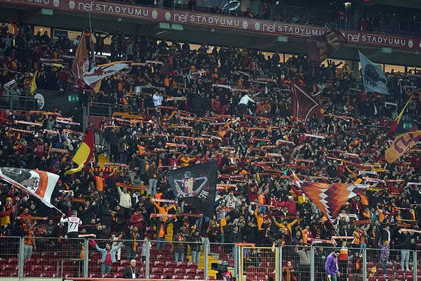 galatasaraydan-fenerbahceye-sok-gonderme-1673631941694.jpg Galatasaray'dan Fenerbahçe'ye şok gönderme - 2