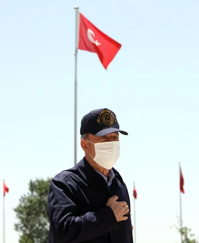 Milli Savunma Bakanı Hulusi Akar ve TSK’nın komuta kademesi sınır hattında