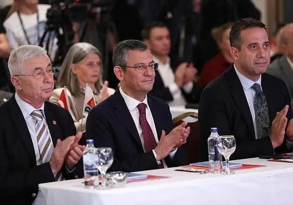 CHP’de çift başlı yönetim krizi! Antalya’da olaylı kamp: Ekrem İmamoğlu çok ön plana çıktı | Kemal Kılıçdaroğlu yakınları Özgür Özel’i sıkıştırıyor