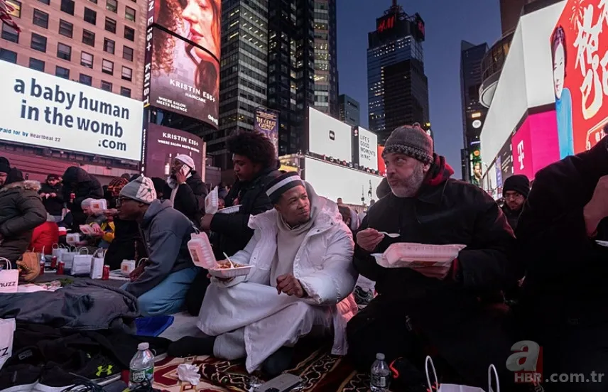ABD'deki ünlü Times Meydanı'nda teravih namazı 1