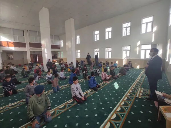 Dicle'de Kur'an-ı Kerim öğrenen öğrenciler hediyelerini aldı - 3