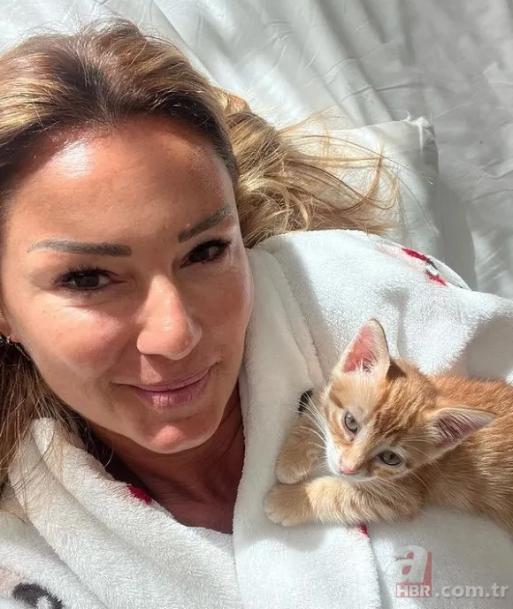 48’lik Pınar Altuğ eşi Yağmur Atacan’a yapılan yorumları görünce cevabı yapıştırdı! Pınar Altuğ’un cevabı sosyal medyanın gündeminde! 9