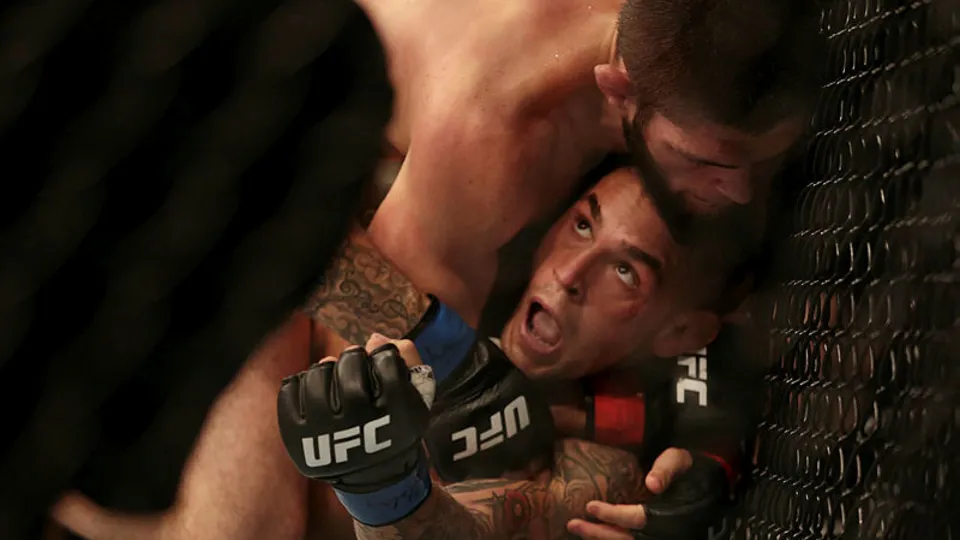 Khabib Nurmagomedov ringlere fırtına gibi döndü!