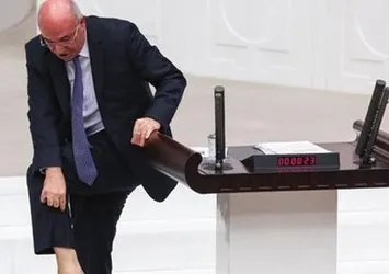 Mahmut Tanal'dan çorap şov